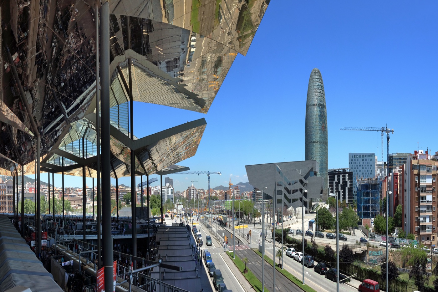 Barcelona: Plaza de España and urban area