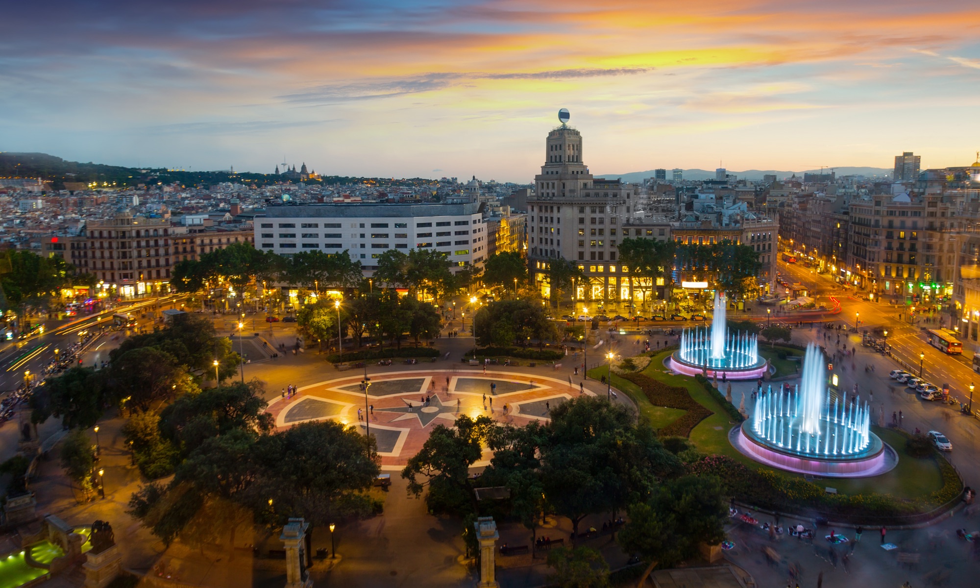 Barcelona: Plaza de España at sunset